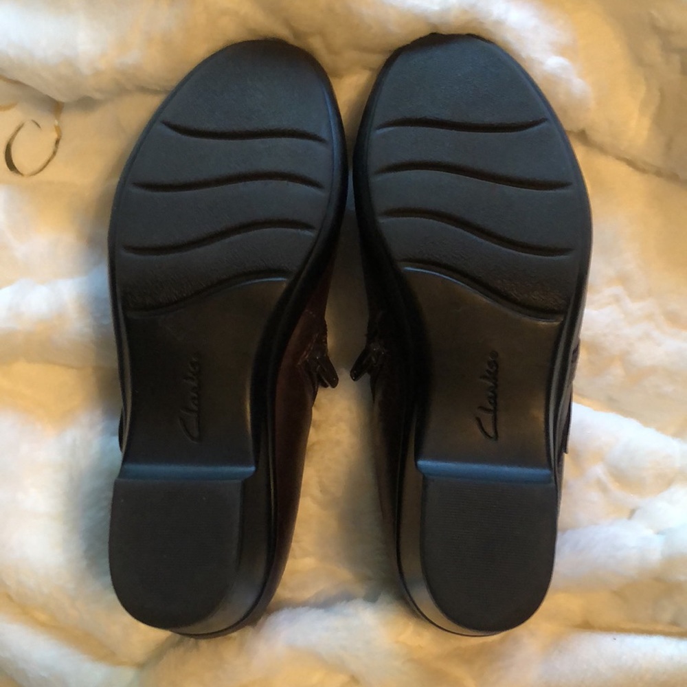 Shoes - Picture 3 of 4